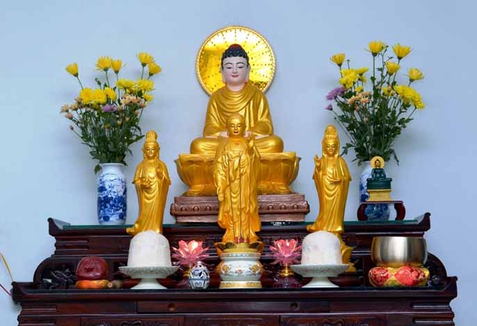 Bàn thờ Phật bao gồm những gì? Bàn thờ Phật nên đặt ở vị trí nào?