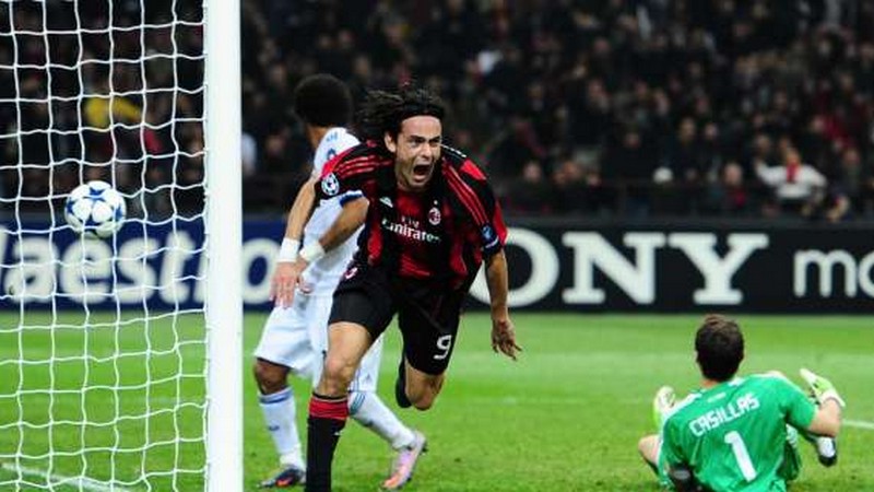 Những tiền đạo nổi bật trong bóng đá