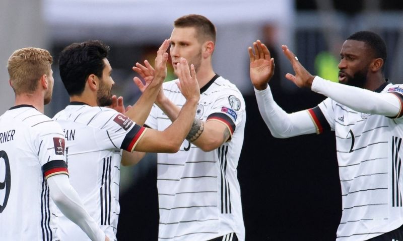 Luật Chơi Bóng Đá Ngắn Gọn | Hướng Dẫn Dễ Hiểu Cho Người Mới